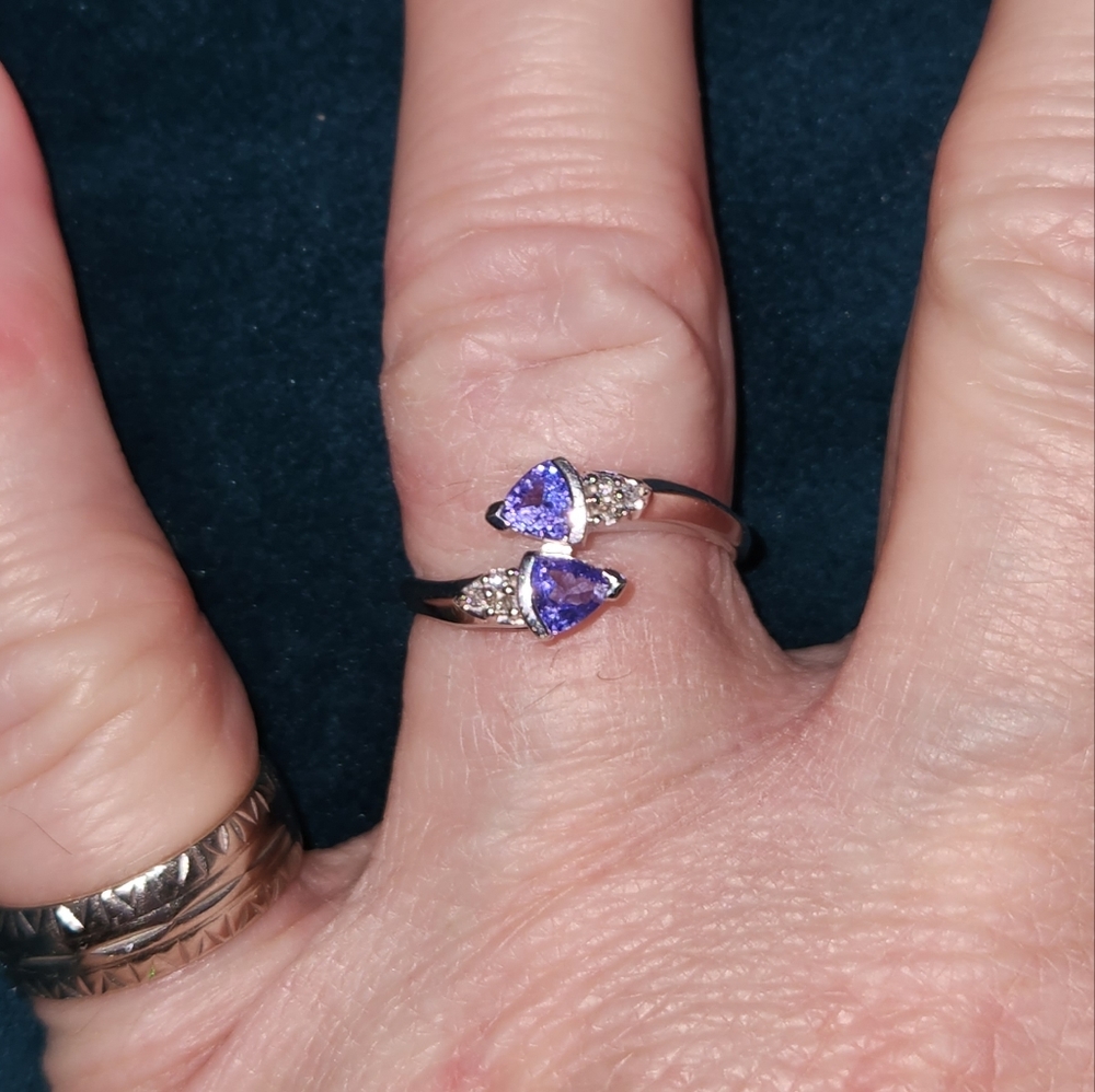 Tanzanite and diamond ring
